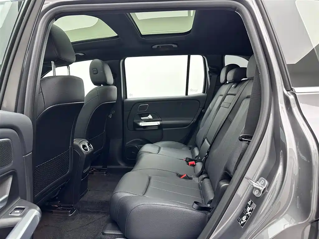 Mercedes-Benz EQB 260 2025