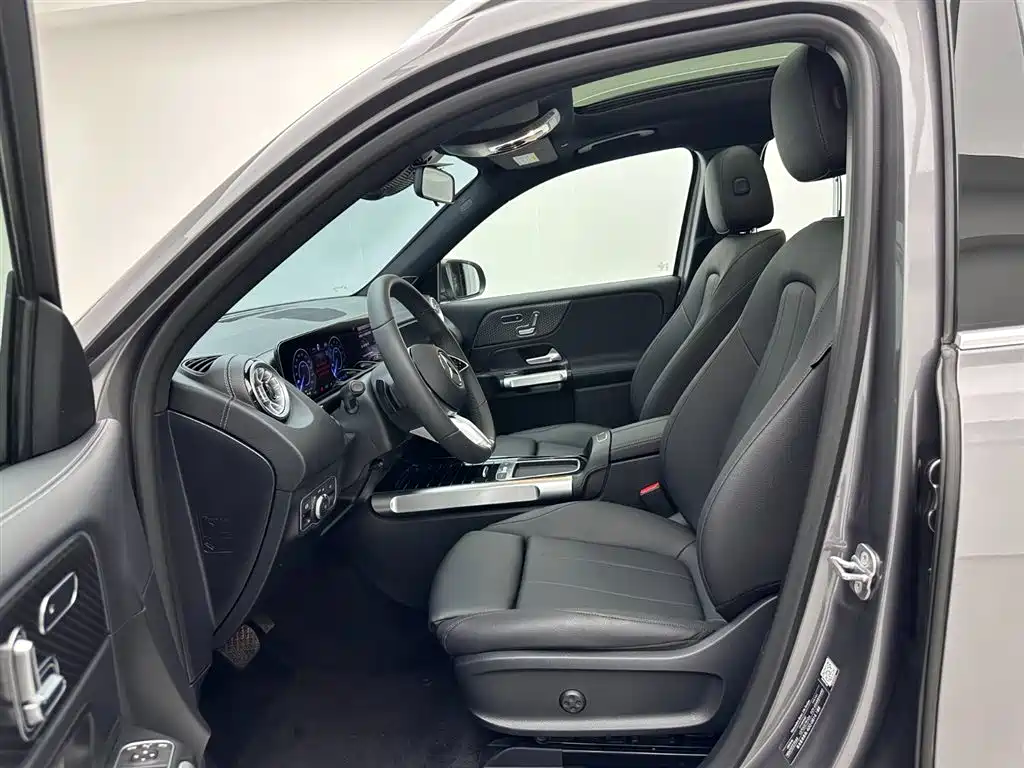 Mercedes-Benz EQB 260 2025