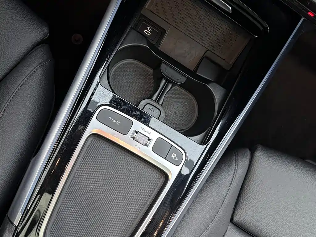 Mercedes-Benz EQB 260 2025