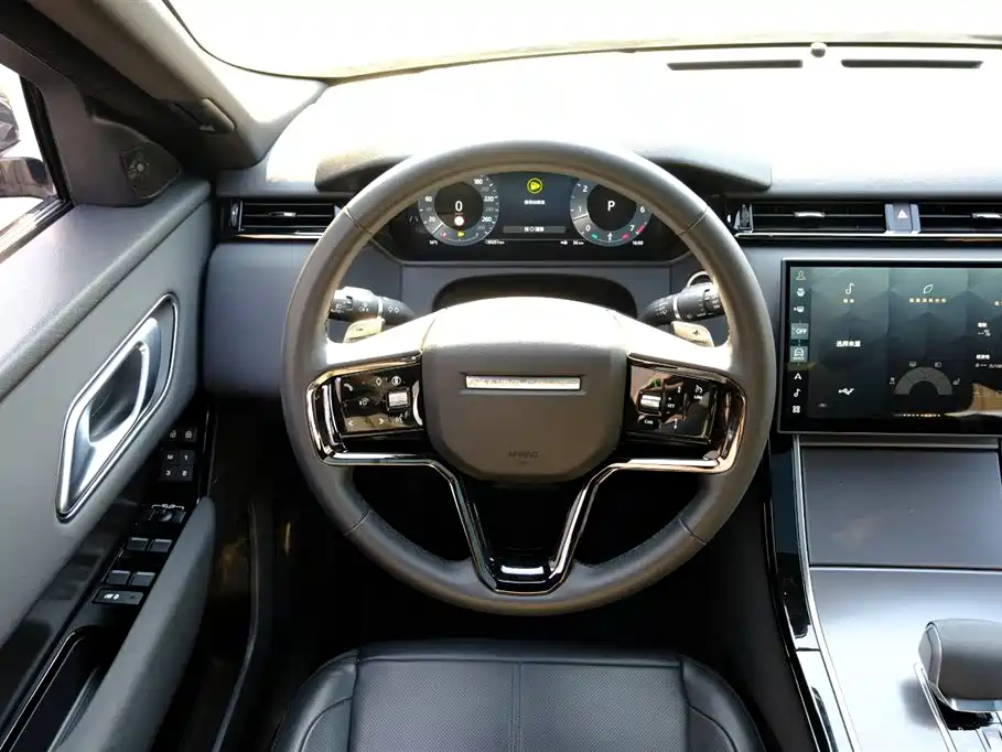 Range Rover Velar 2025 Dynamic SE