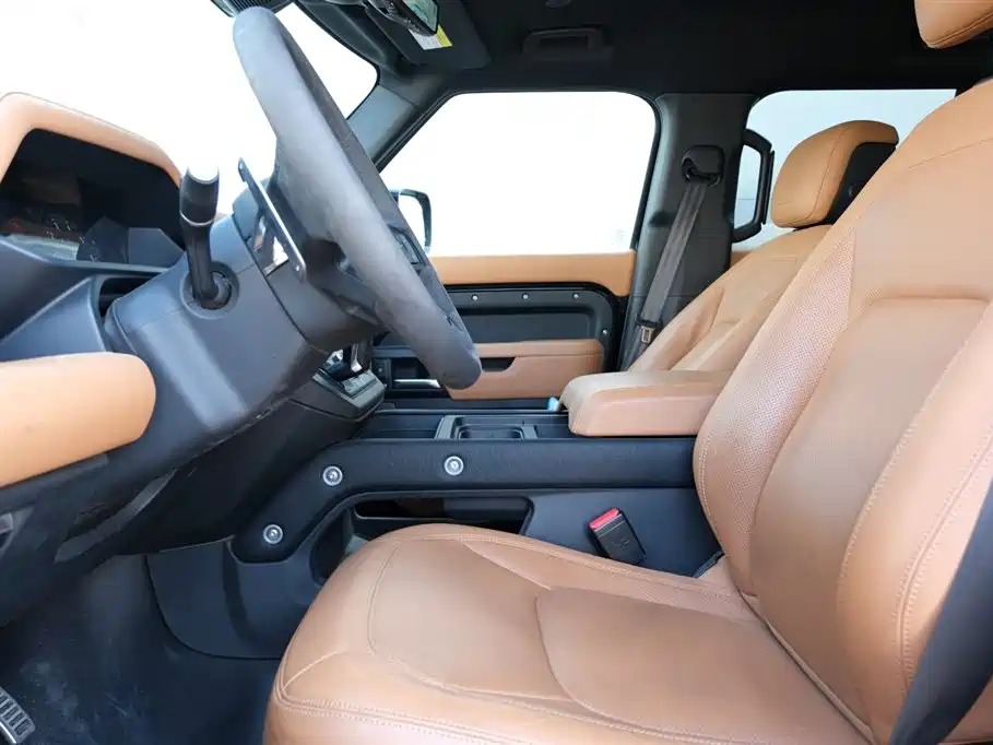 Land Rover Defender 2024 110 5.0T V8