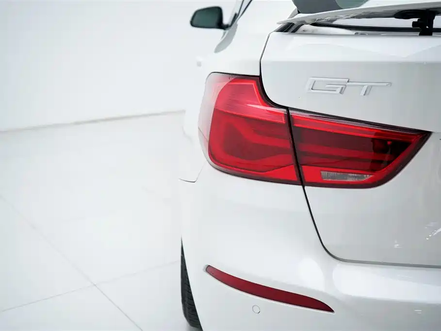 BMW 3 Series GT 2017 320i Fashion Edition