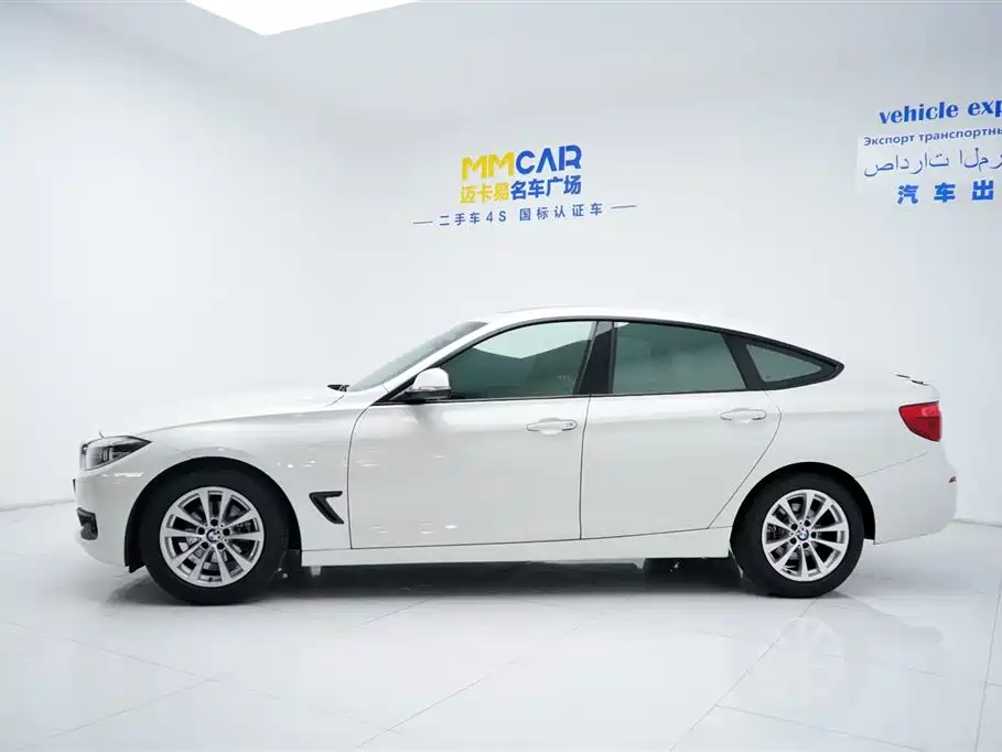 BMW 3 Series GT 2017 320i Fashion Edition