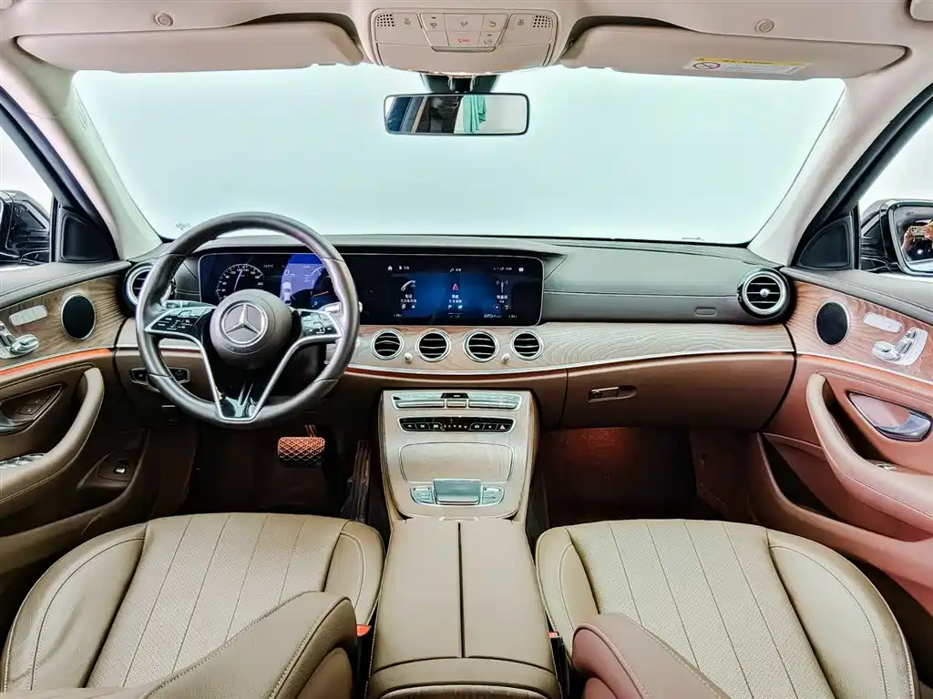 Mercedes-Benz E-Class 2023 E 300 L Fashion
