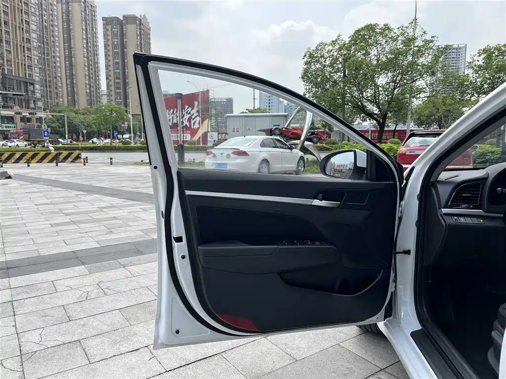 Elantra 2016 1.6L Auto Zhixuan Elite