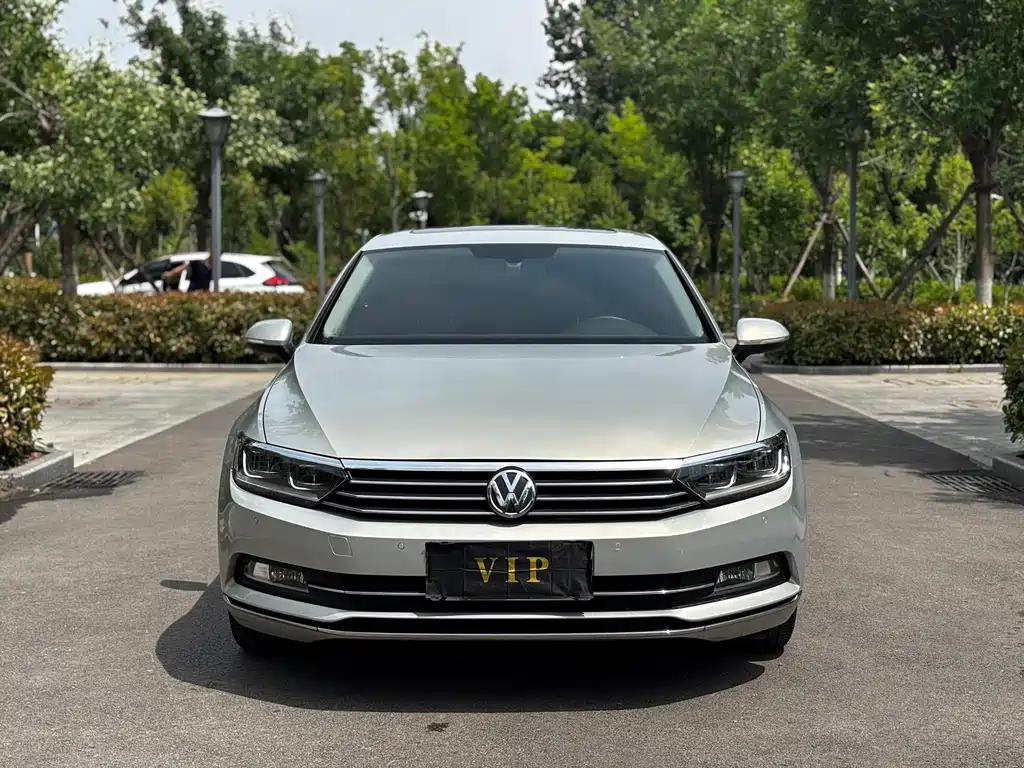 Volkswagen Passat 2018 Facelift 330TSI DSG Luxury