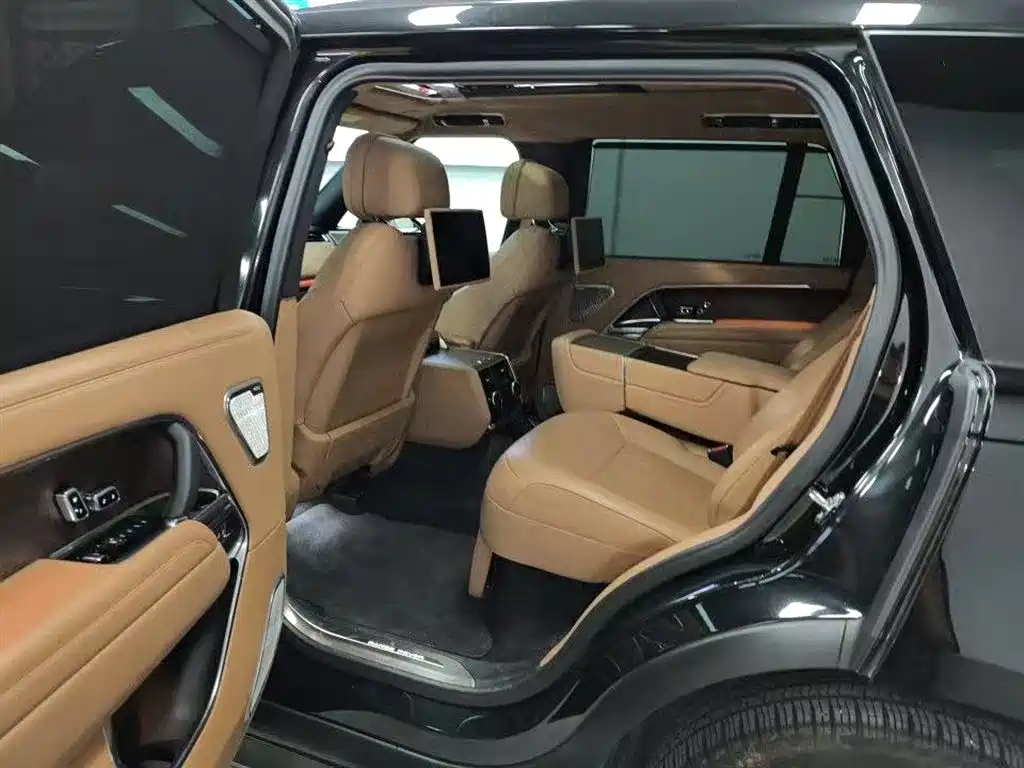 Range Rover 2024 3.0 L6 400PS Autobiography LWB