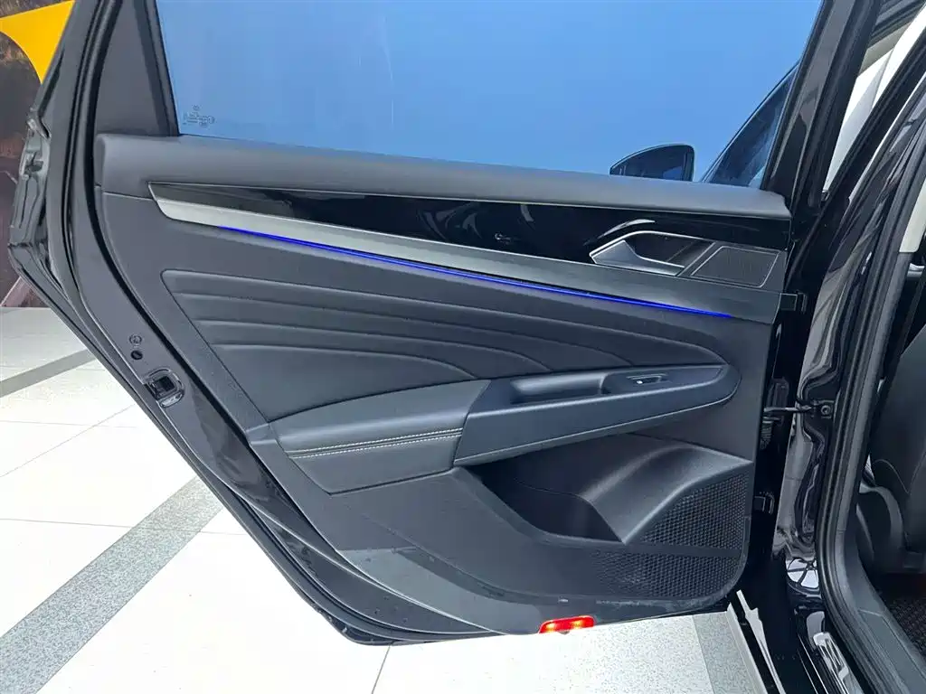 Volkswagen Passat 2023 330TSI Starlight Elite Edition