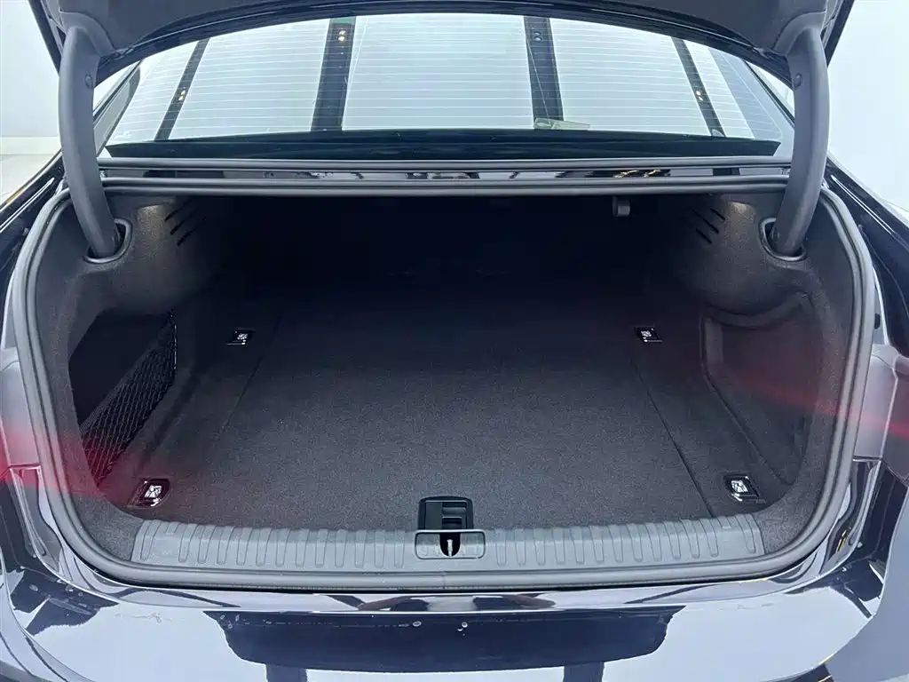 Audi A7L 2024 45 TFSI Luxury