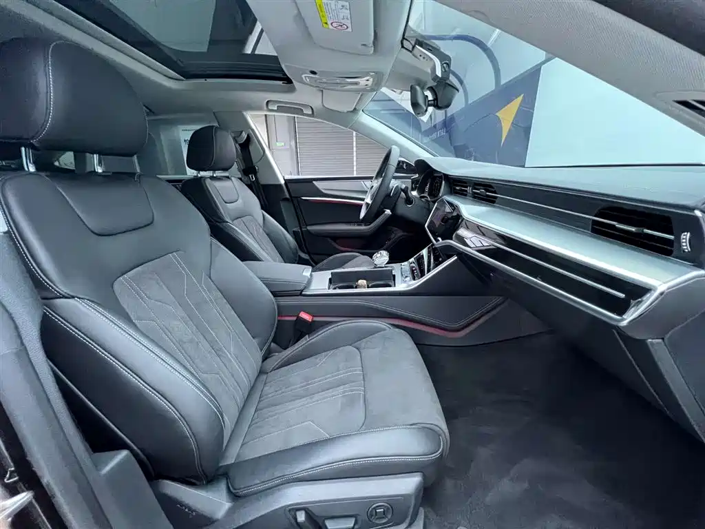 Audi A7L 2024 45 TFSI Luxury