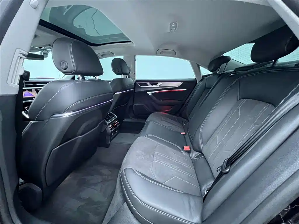 Audi A7L 2024 45 TFSI Luxury