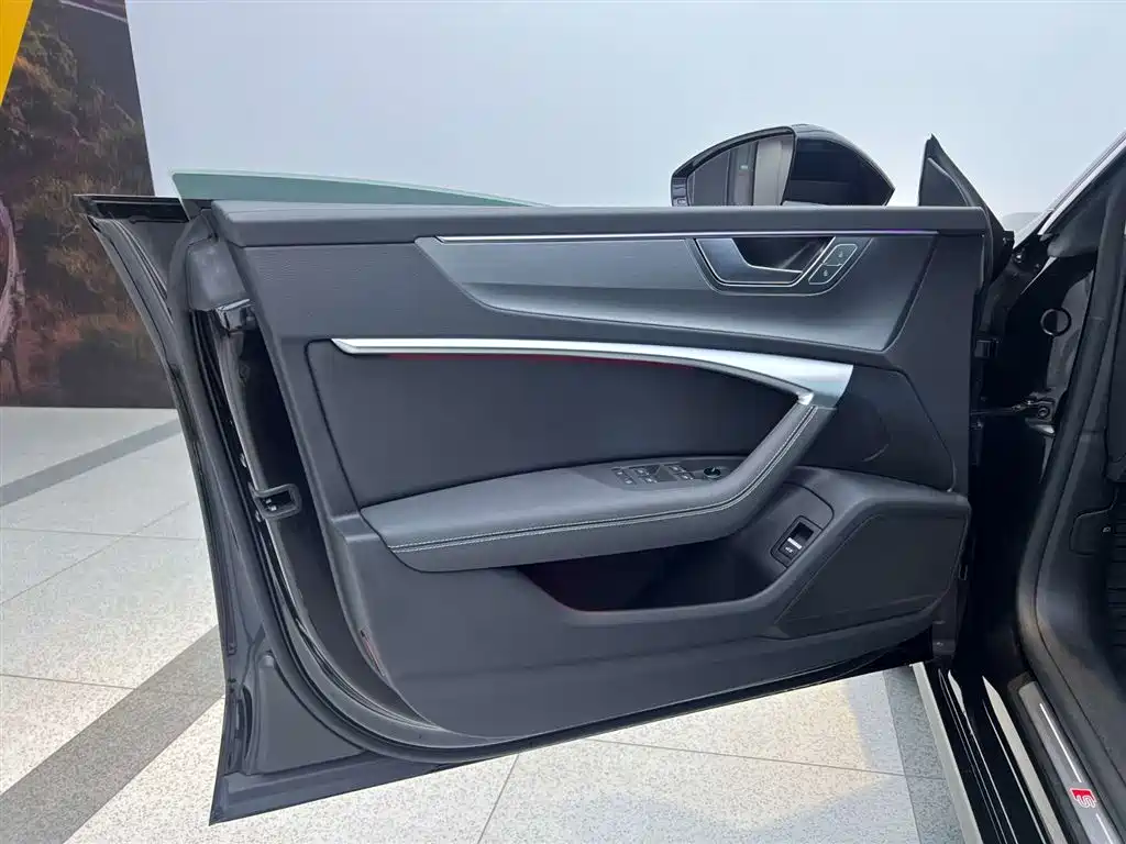 Audi A7L 2024 45 TFSI Luxury