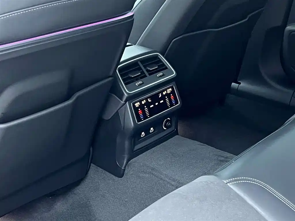 Audi A7L 2024 45 TFSI Luxury