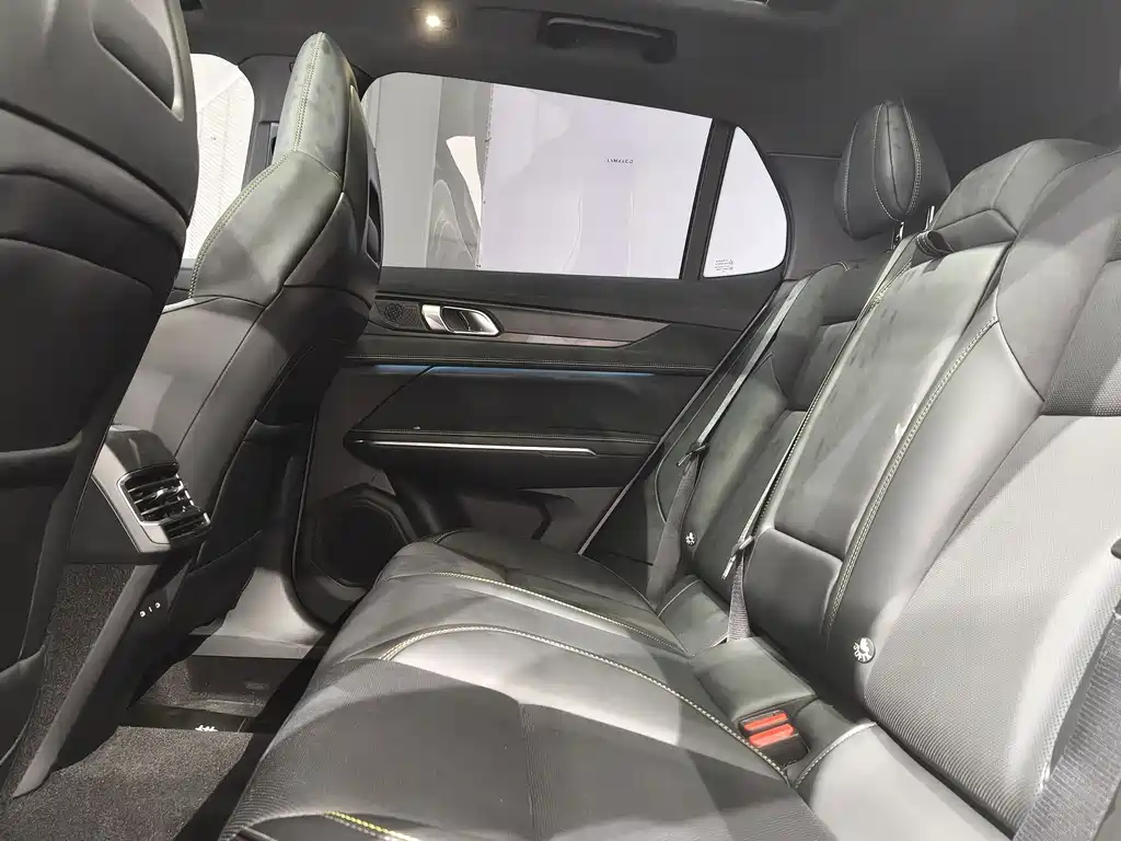 Lynk & Co 01 2.0TD AWD Pro