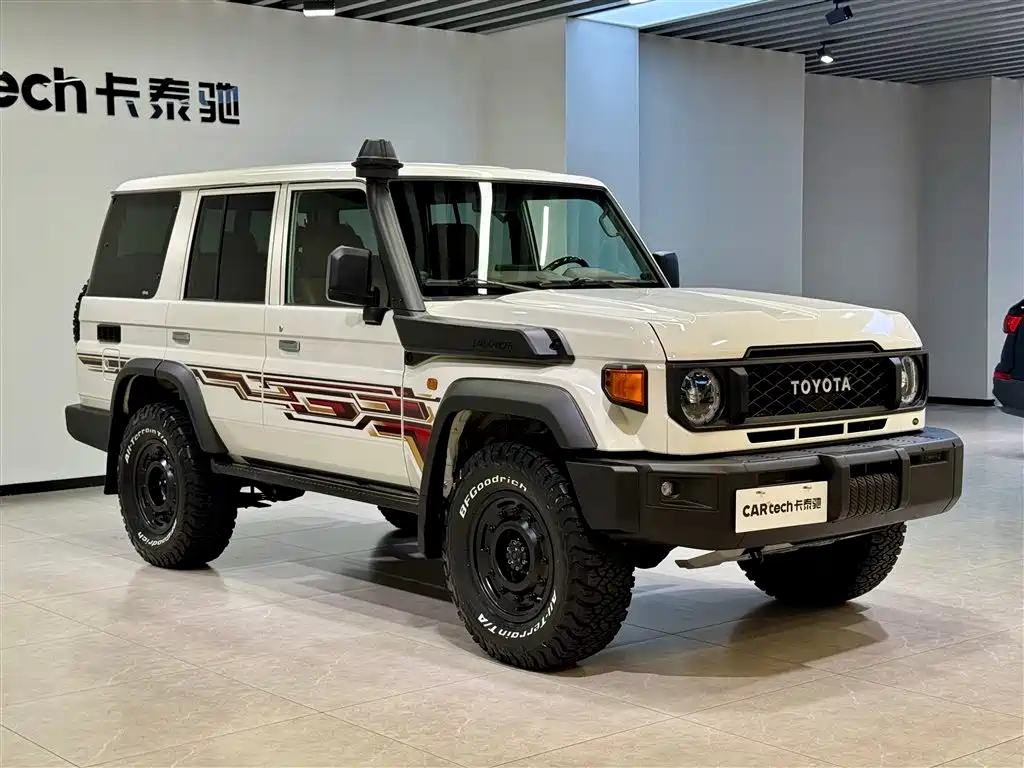 Land Cruiser LC76 2024 4.0L Automatic