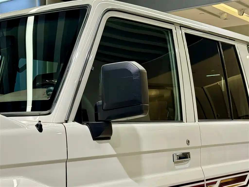 Land Cruiser LC76 2024 4.0L Automatic