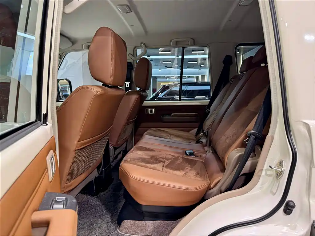 Land Cruiser LC76 2024 4.0L Automatic