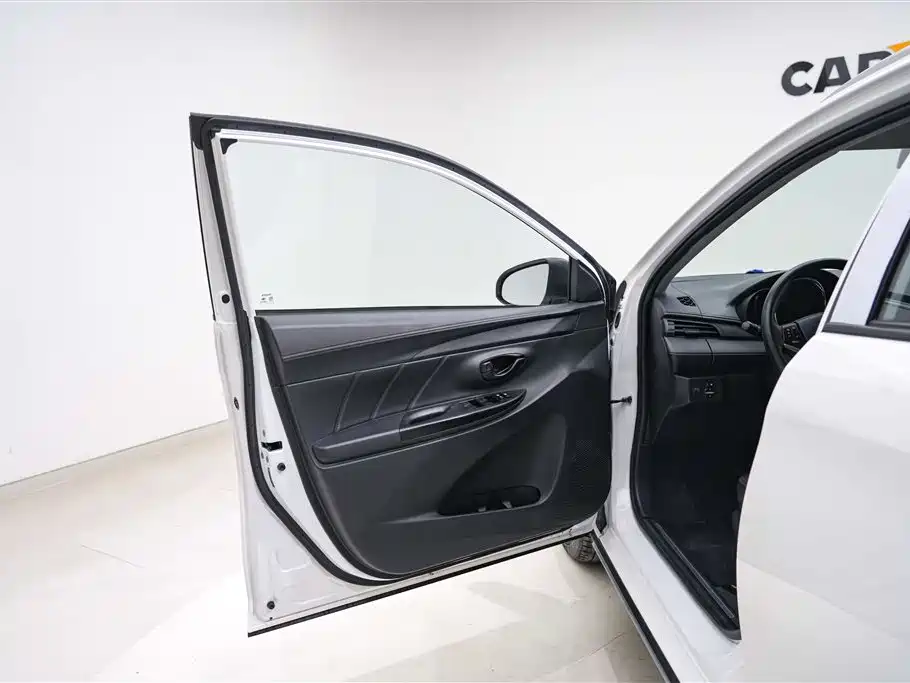 Toyota Yaris L X 1.5L CVT Premium Plus 2022