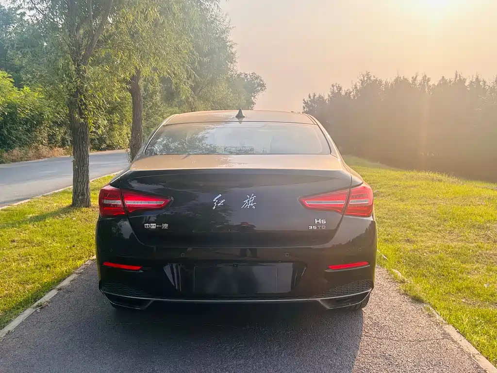 Hongqi H5 2020 1.8T Automatic ZhiLian QiYun Edition