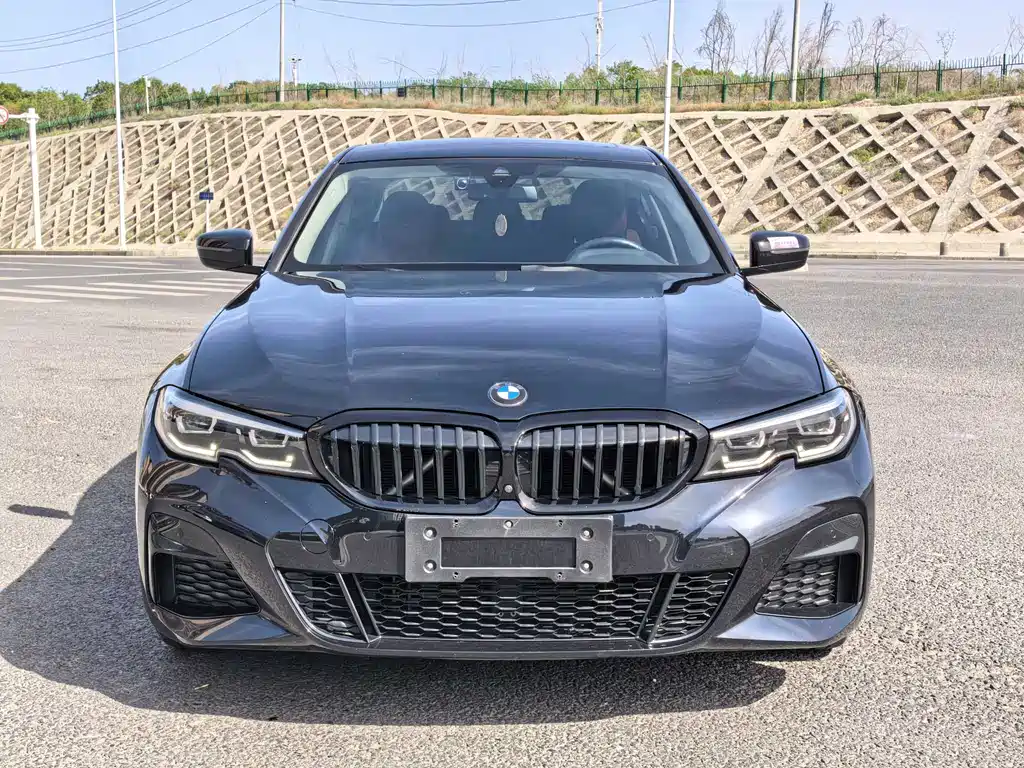 BMW 3 Series 2022 325i M Sport Shadow Edition