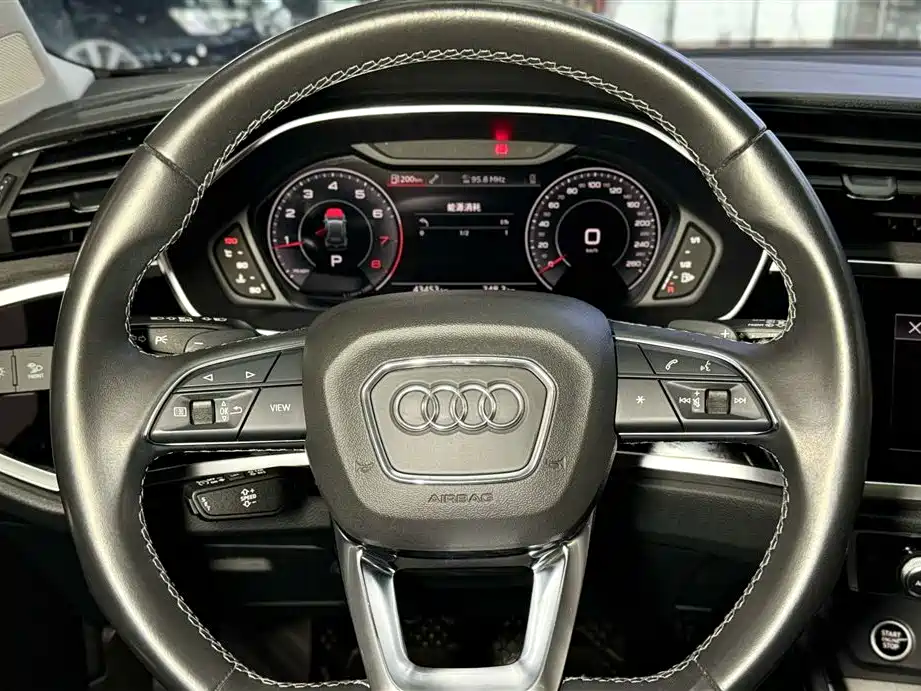 Audi Q3 2023 35 TFSI S Line