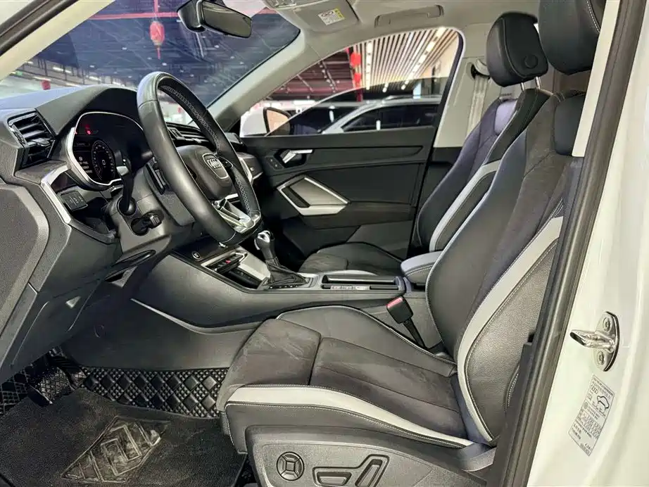 Audi Q3 2023 35 TFSI S Line