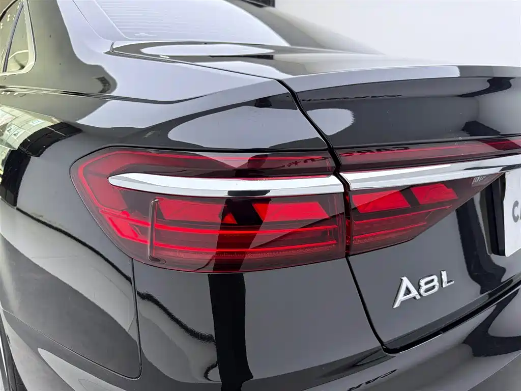 Audi A8L 50 TFSI quattro