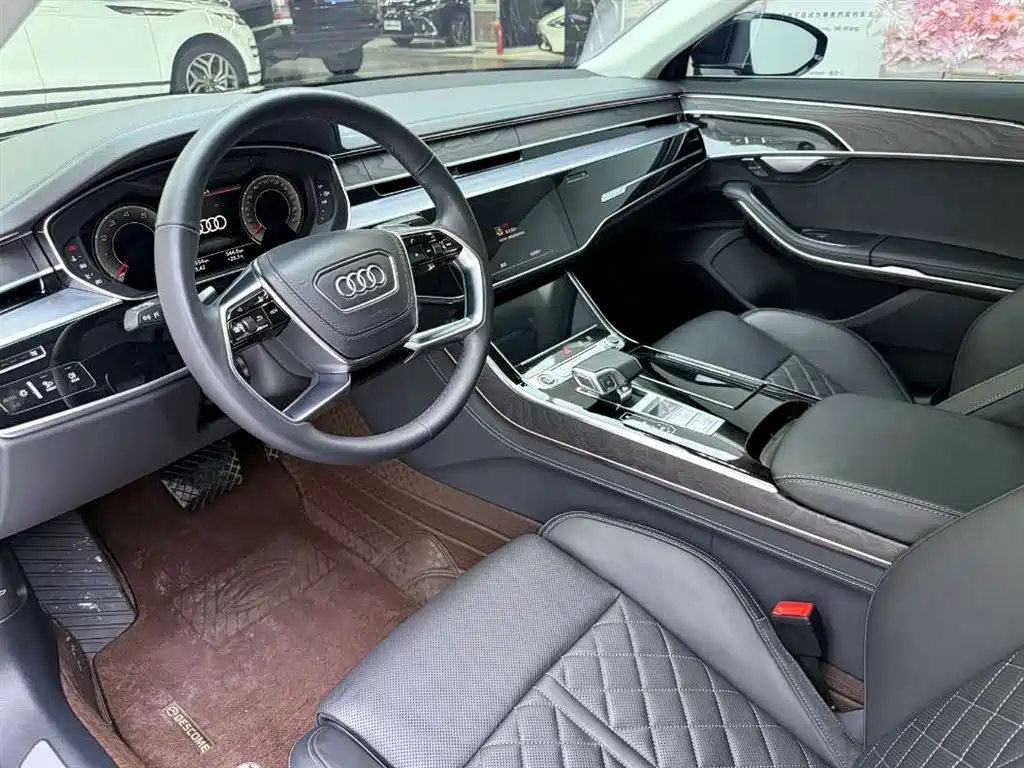 Audi A8L 50 TFSI quattro
