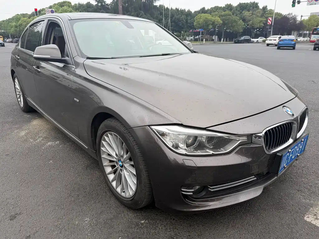 BMW 3 Series 2013 320Li Luxury Design Package
