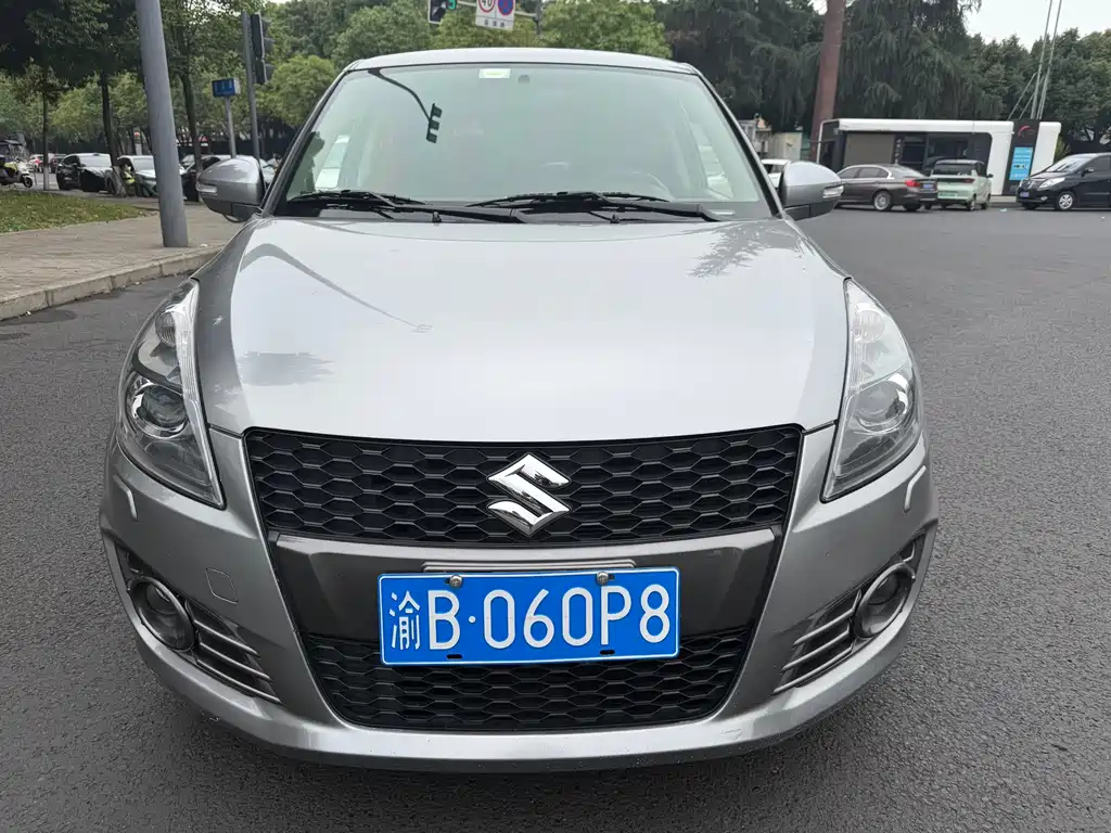 Suzuki Swift 2014 1.6L CVT FWD Luxury Edition