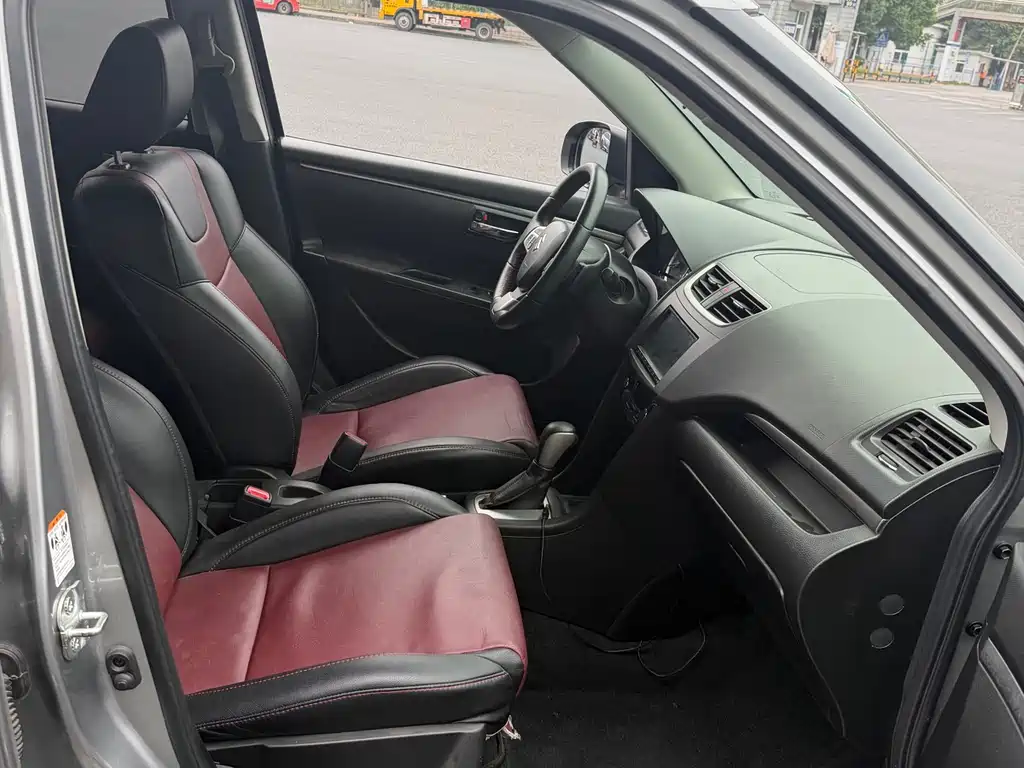 Suzuki Swift 2014 1.6L CVT FWD Luxury Edition
