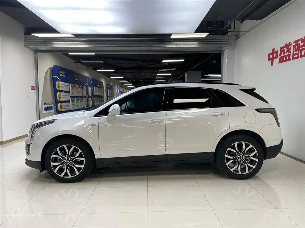 Cadillac XT5 2021 28T AWD Leading Sport Edition