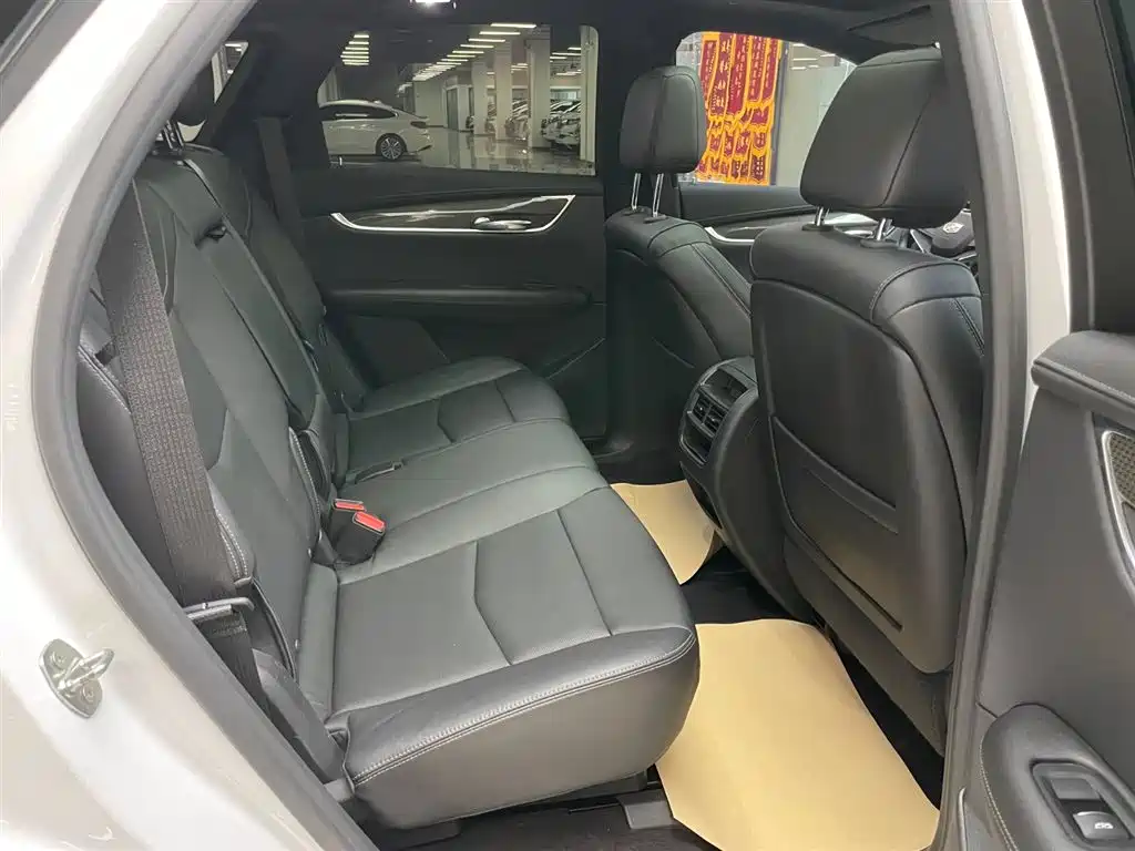 Cadillac XT5 2021 28T AWD Leading Sport Edition