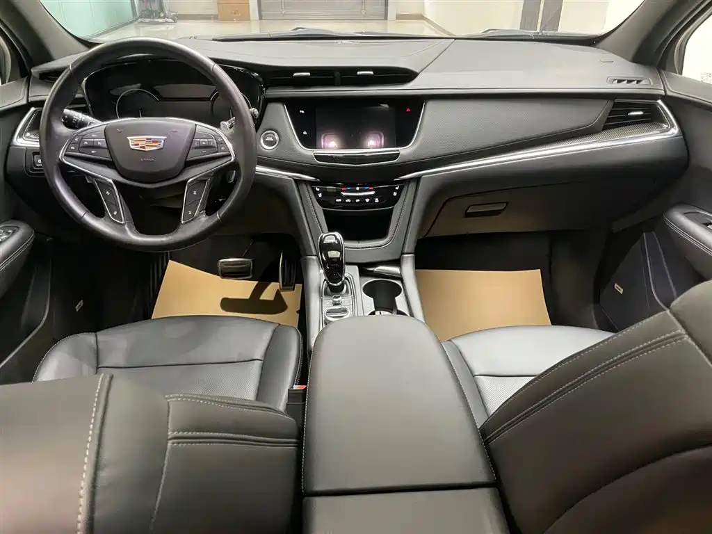 Cadillac XT5 2021 28T AWD Leading Sport Edition