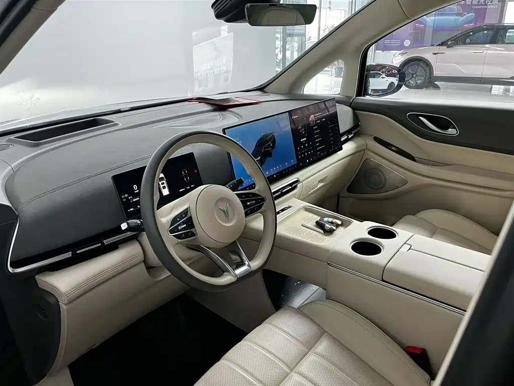 Voyah Dreamer 2025 PHEV AWD Premium Kunpeng Edition