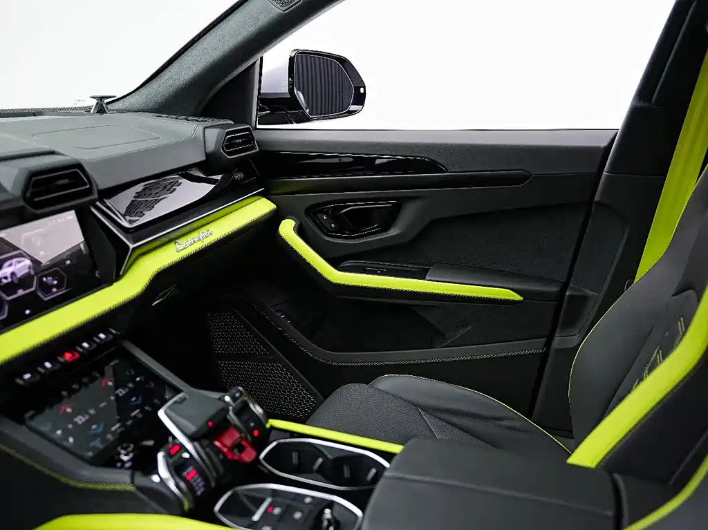 Lamborghini Urus SE 2025 4.0T Standard Edition