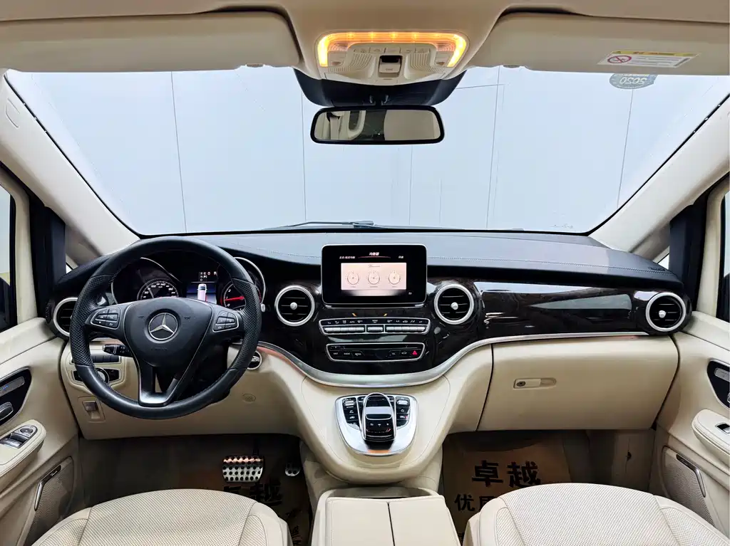 Mercedes-Benz V-Class 2017 260 L尊贵加长版