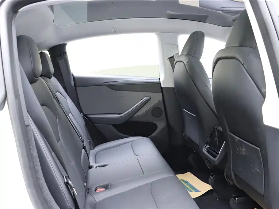 Model Y 2025 Rear-Wheel Drive