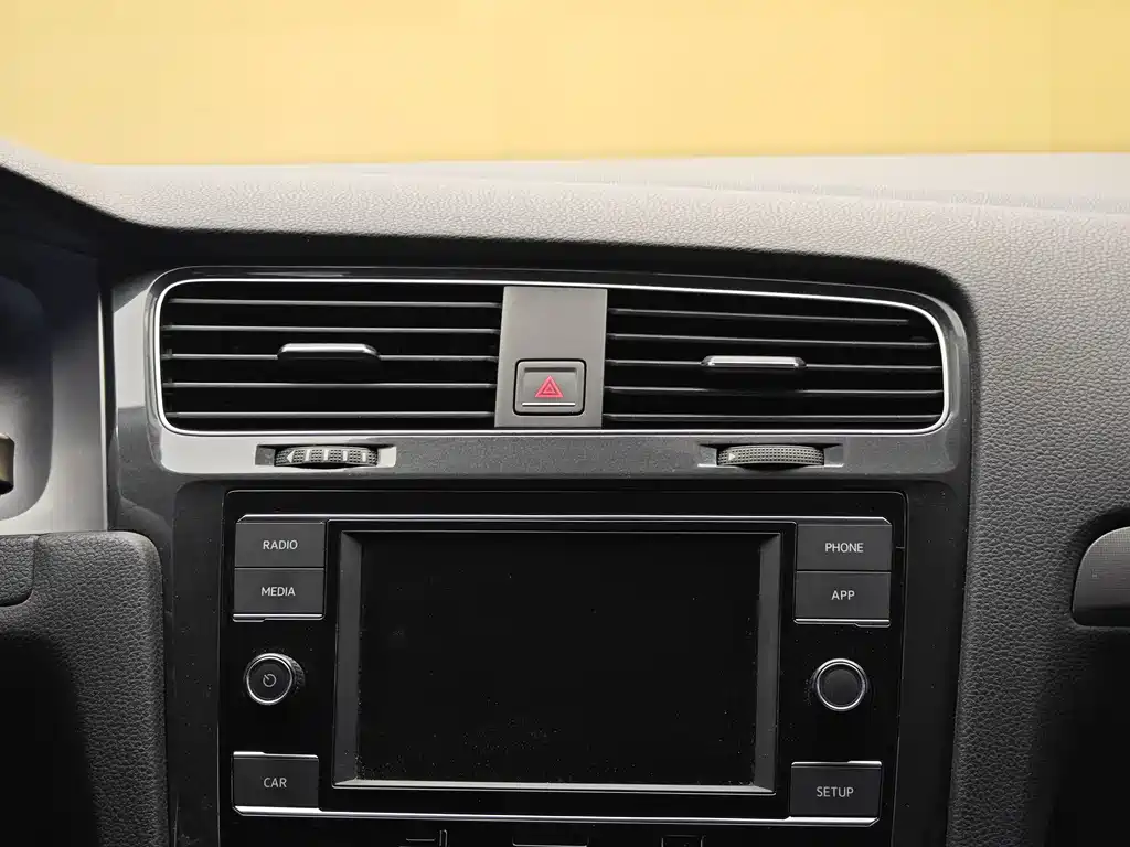 Volkswagen Golf 2015 1.6L Automatic Fashion