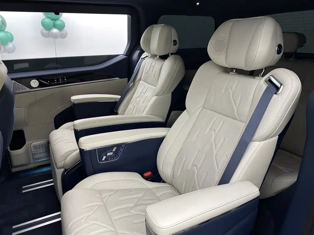 Zeekr 009 2024 7-Seater Aisle Edition AWD 108kWh