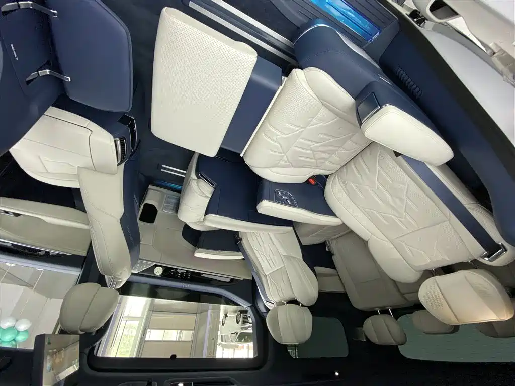 Zeekr 009 2024 7-Seater Aisle Edition AWD 108kWh