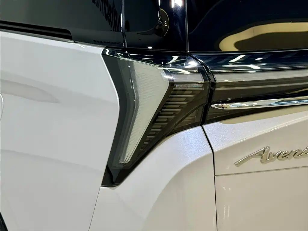 Buick GL8 EV 2024 Lu Zun Luxury 7-Seater