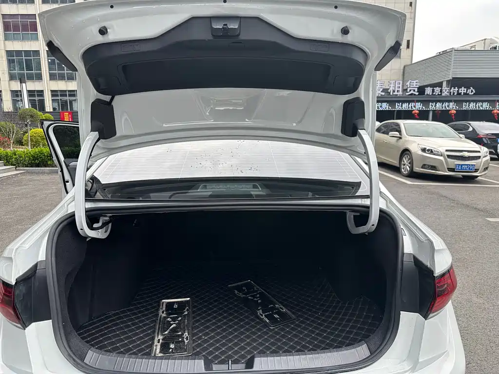 Volkswagen Sagitar 2024 300TSI DSG Beyond Edition