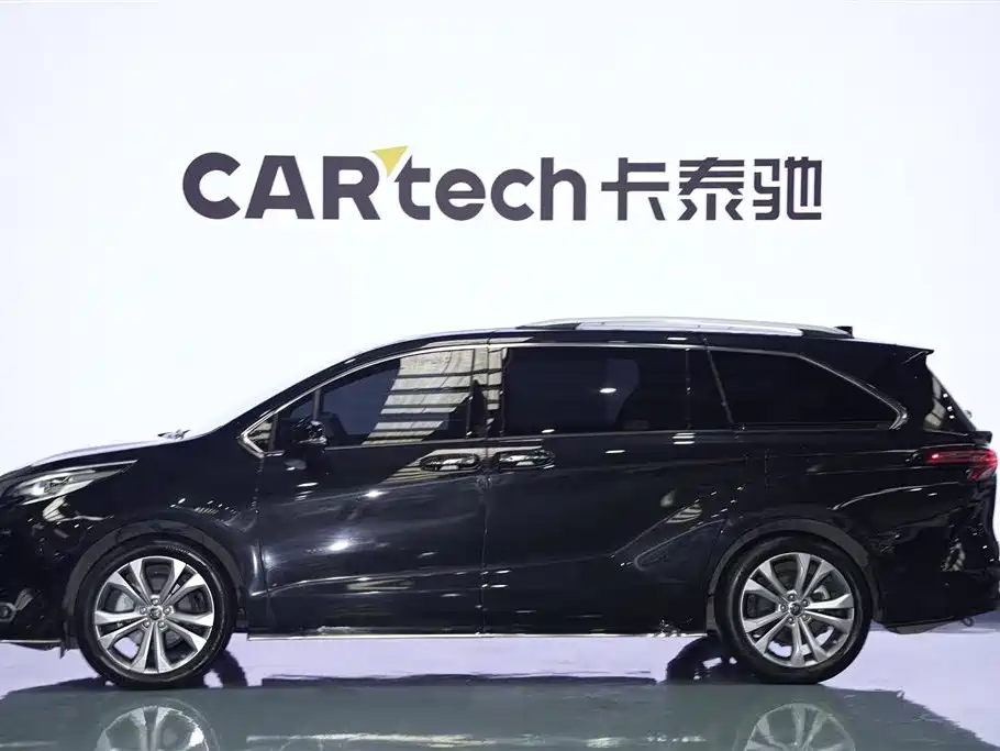 Toyota Sienna 2023 2.5L Hybrid Premium Edition