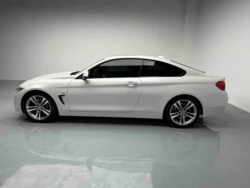 BMW 4 Series 440i Design Line