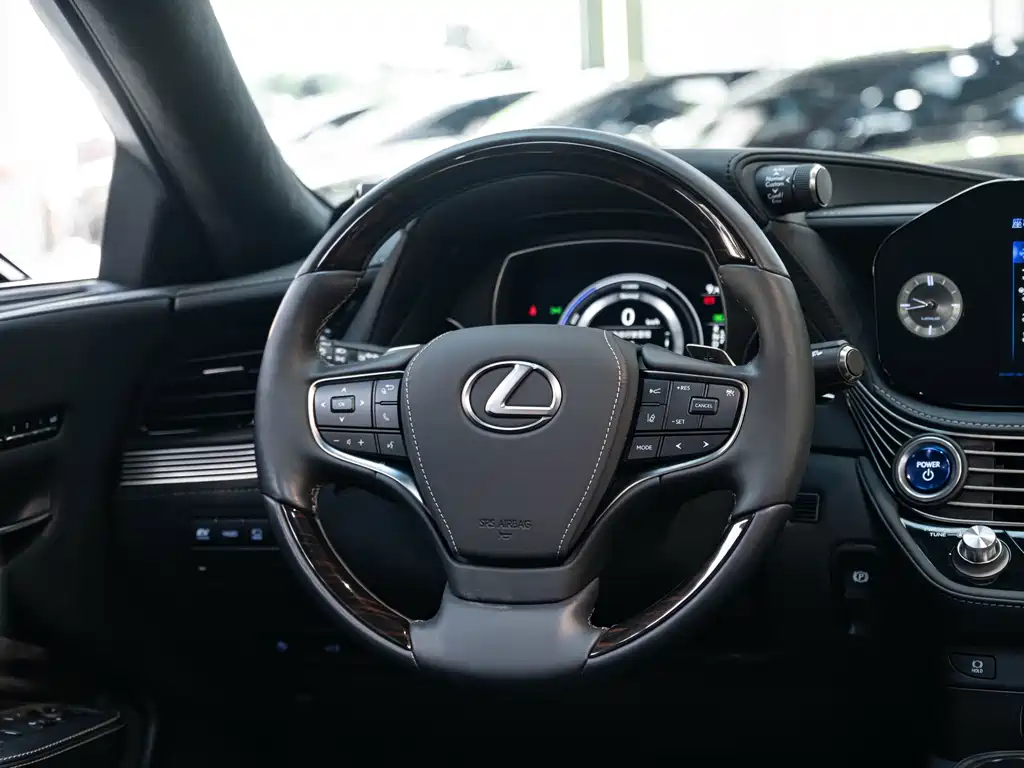 Lexus LS 2021 500h Luxury Edition