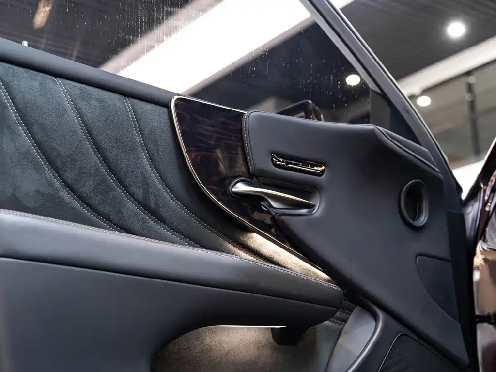 Lexus LS 2021 500h Luxury Edition