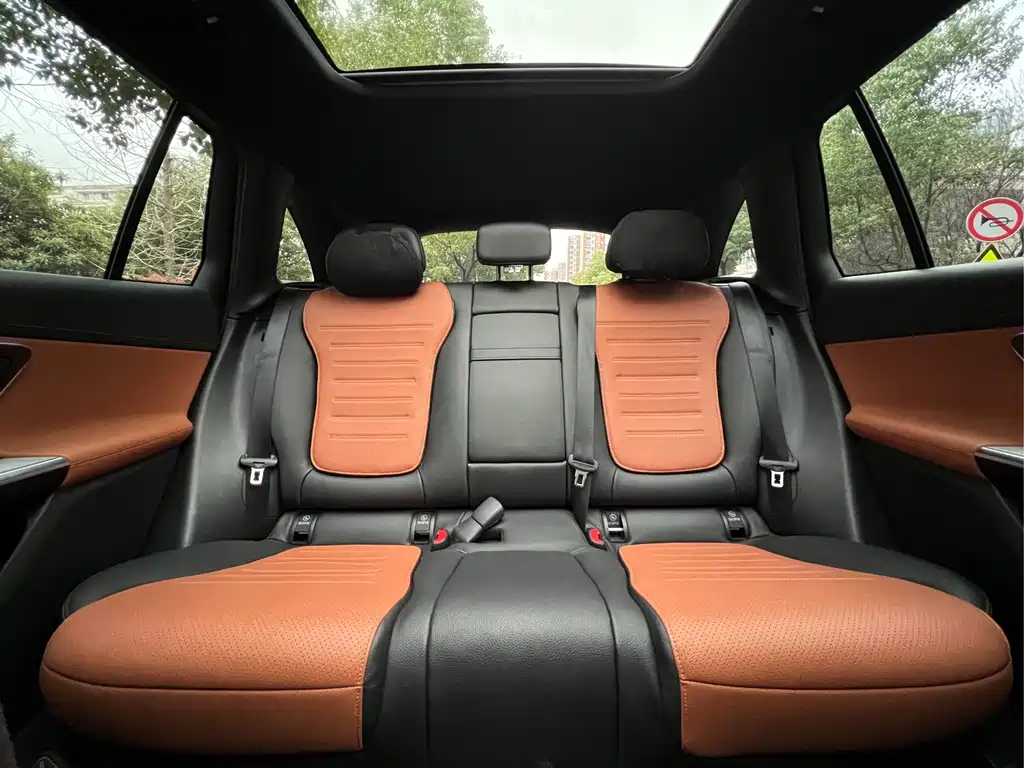 Mercedes-Benz GLC 2023 GLC 260 L 4MATIC Dynamic 5-seat Model