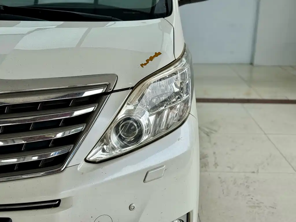 Alphard 2014 Middle East Edition