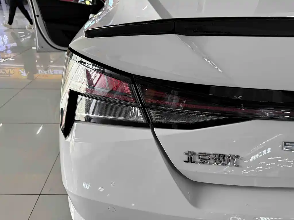 Hyundai Elantra 2022 240TGDi DCT LUX Premium Edition